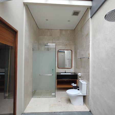 Villa Lovecho Canggu Buitenkant foto