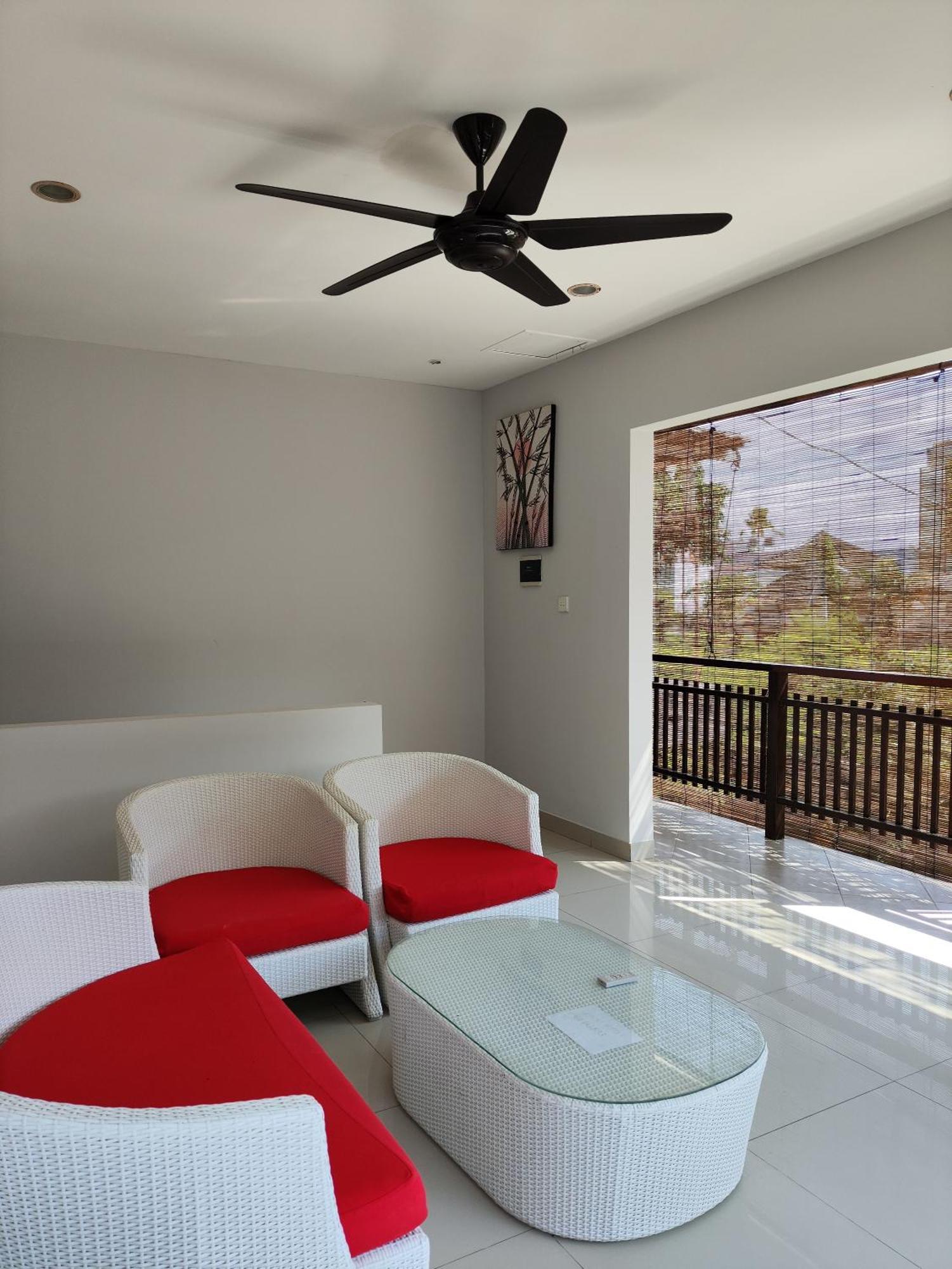 Villa Lovecho Canggu Buitenkant foto