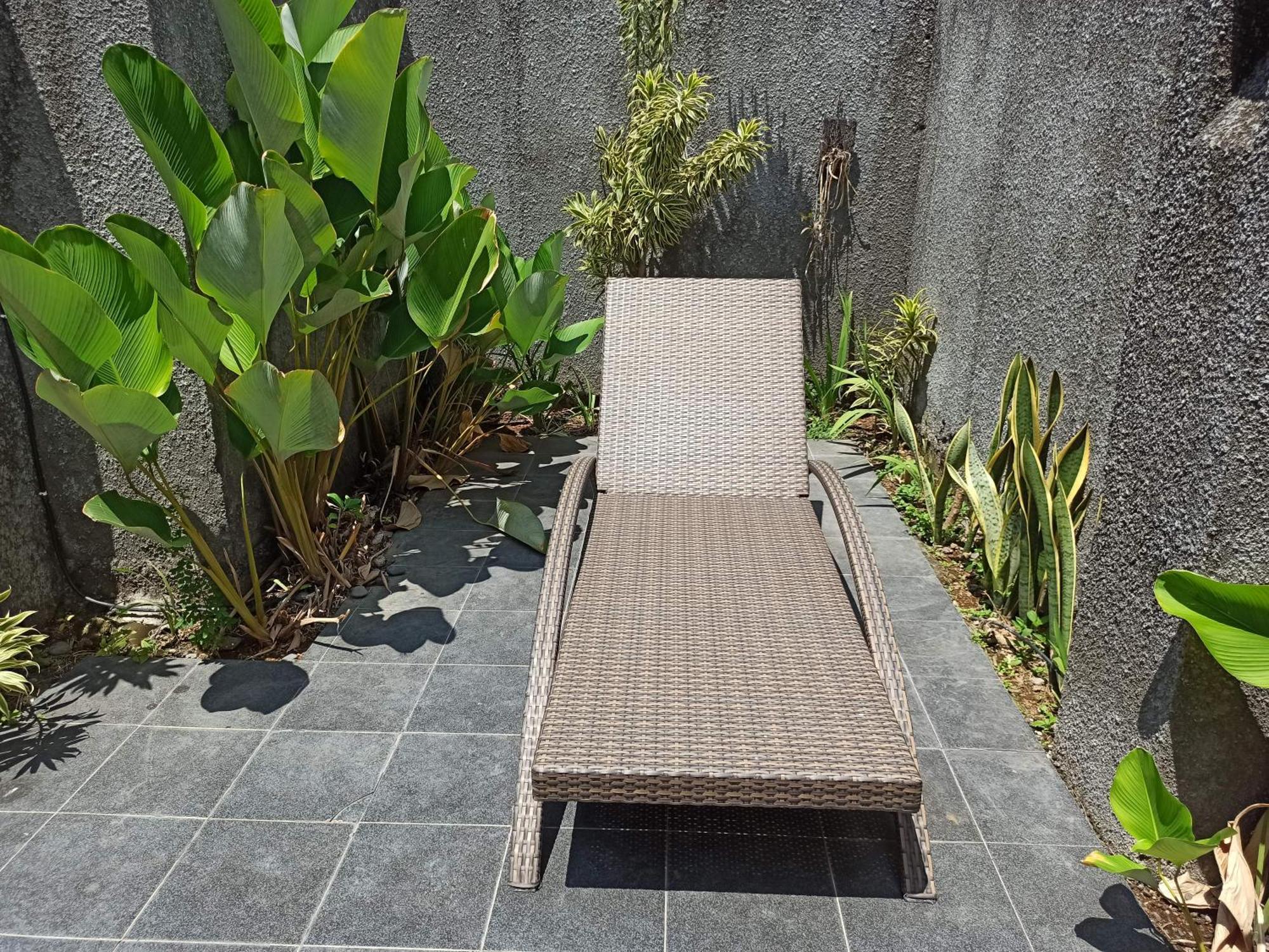 Villa Lovecho Canggu Buitenkant foto