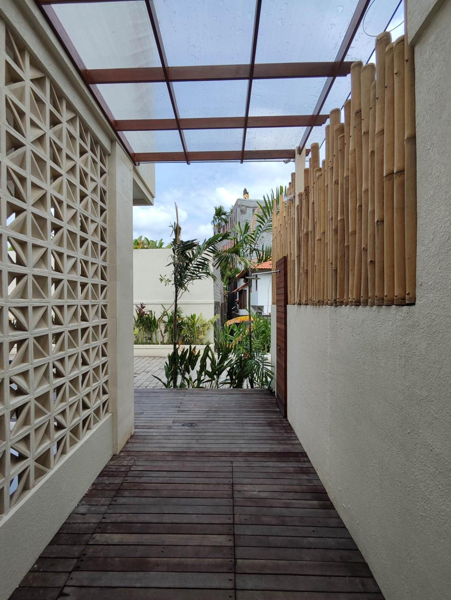 Villa Lovecho Canggu Buitenkant foto