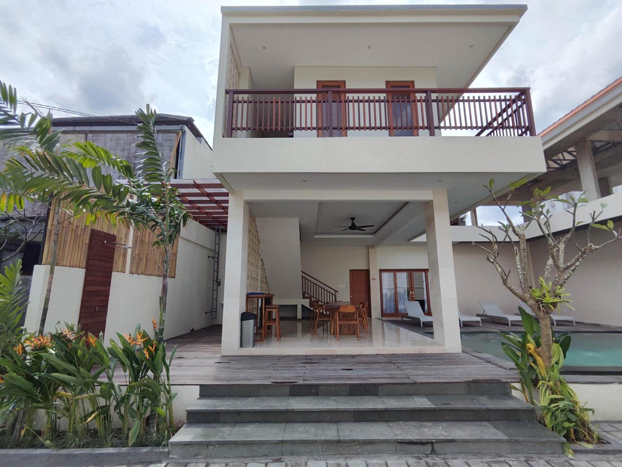 Villa Lovecho Canggu Buitenkant foto