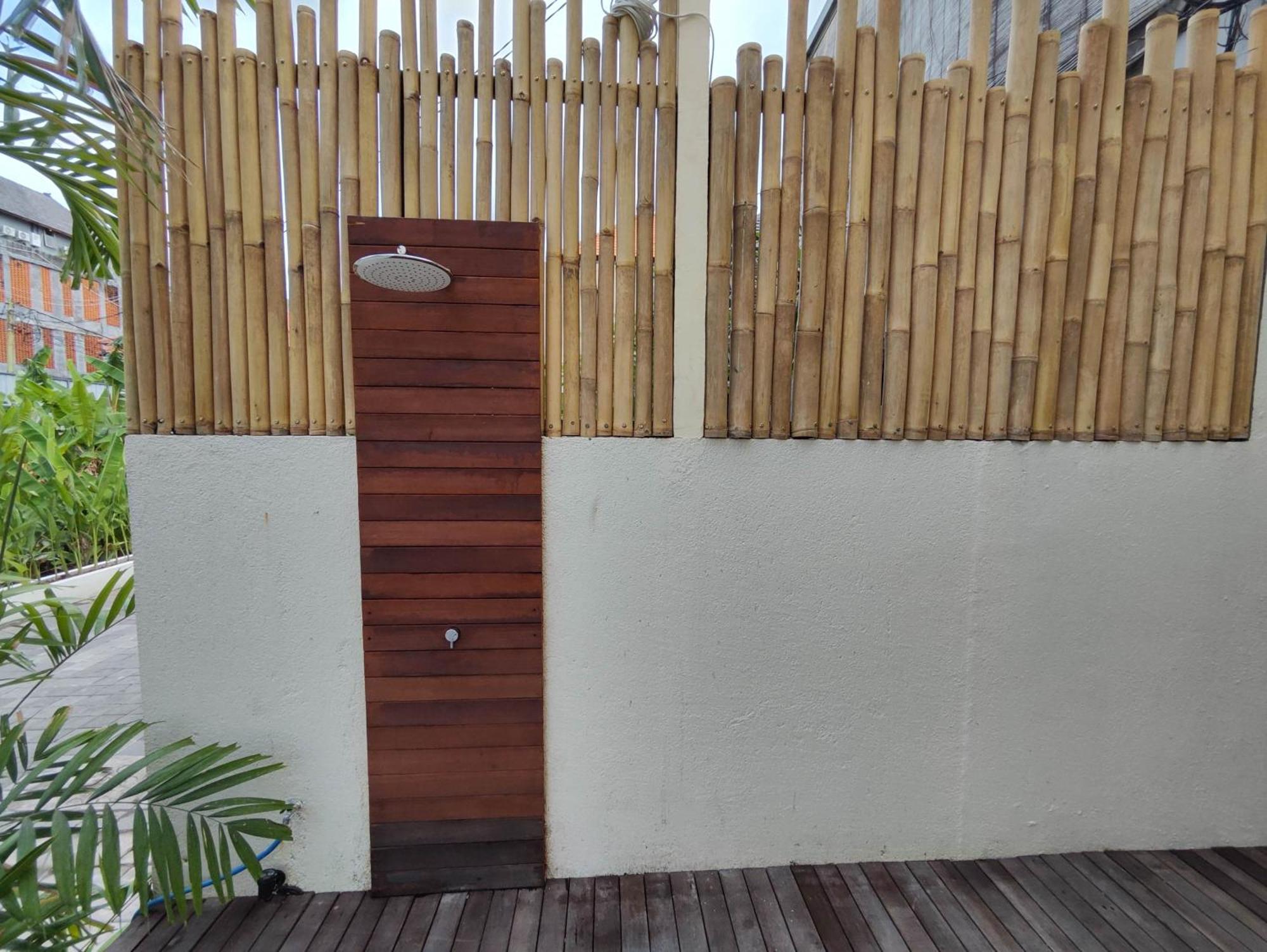 Villa Lovecho Canggu Buitenkant foto